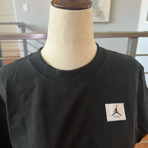 Jordan Nike Essentials Boxy 2 Logo Cropped T-Shirt - Black - Picture 4 of 11